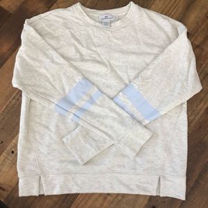 Vineyard vines extremely soft never worn sweatshirt. Size small stripes and slit